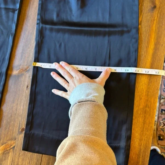 New with Tags Abercrombie & Fitch Sloan Tailored
Pant Satin in Black Size 8 - Picture 5 of 11